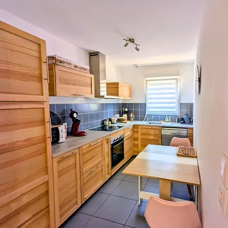 Maison T4, Jardin 200 M2, Terrasse, Parking, Velos *
