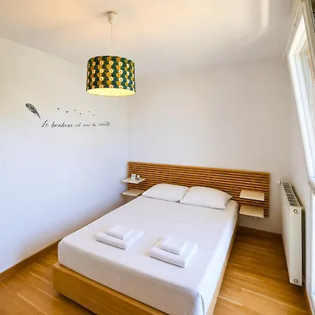 Maison T4, Jardin 200 M2, Terrasse, Parking, Velos